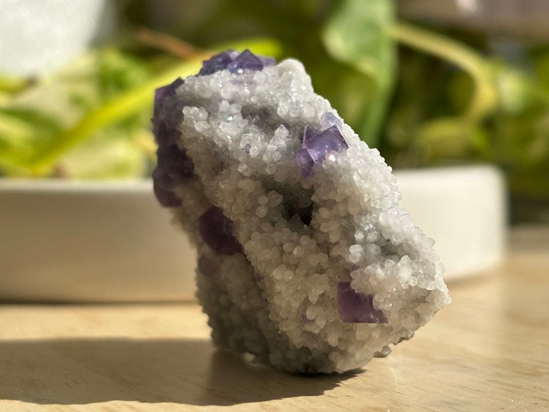 中国 ヤオガンシャン産　パープルブルー　フローライト　水晶　共生鉱物　鉱物標本