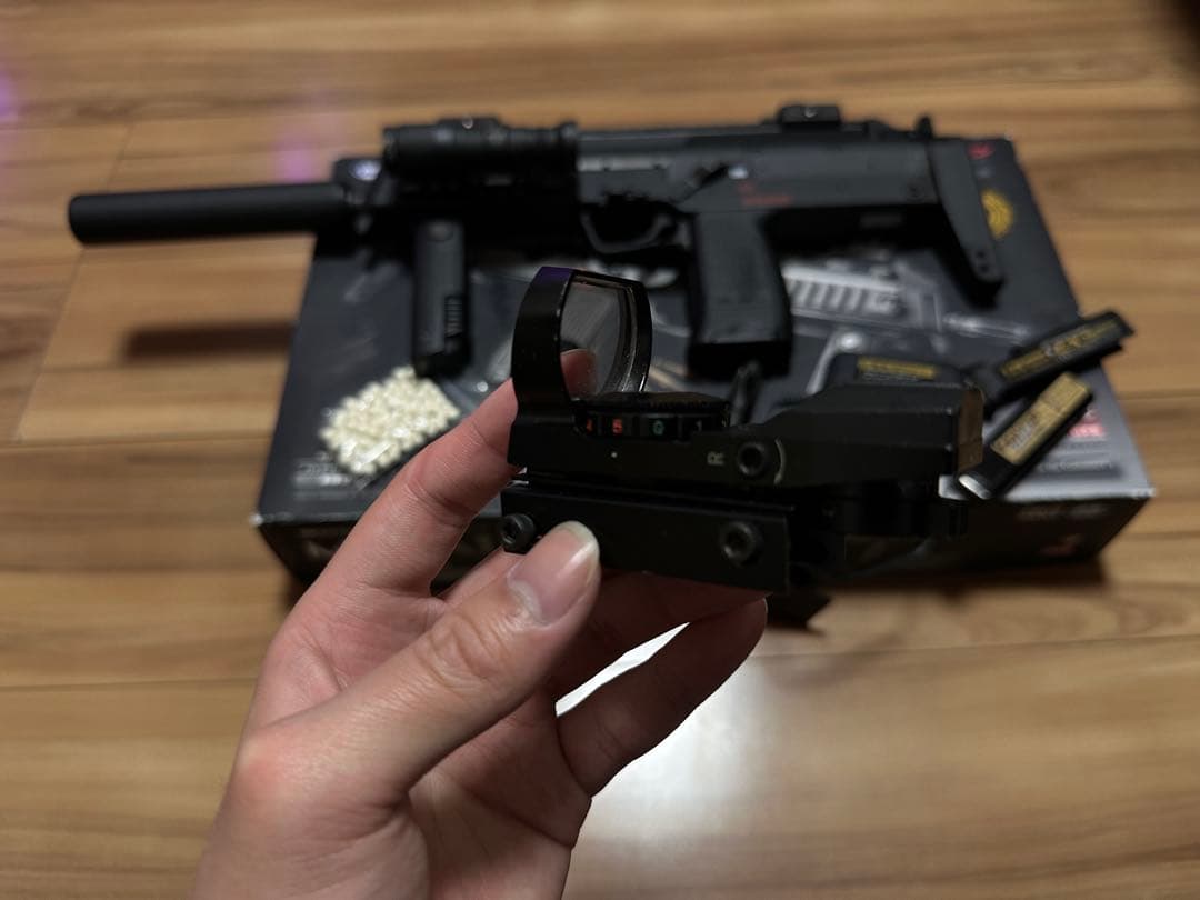 MP7A1 モデルガン フラッシュライト・諸々付き