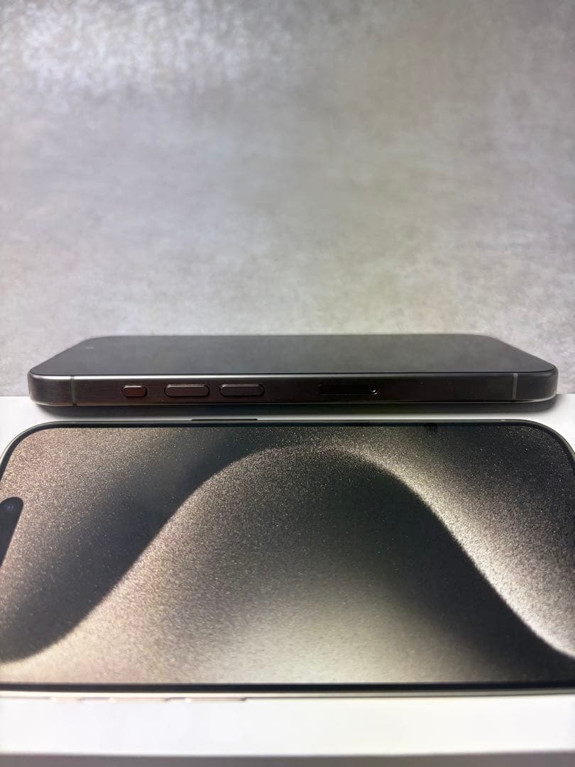 ヨ*ル様 Apple iPhone 15 Pro 256GB 本体 ナチュラルチ