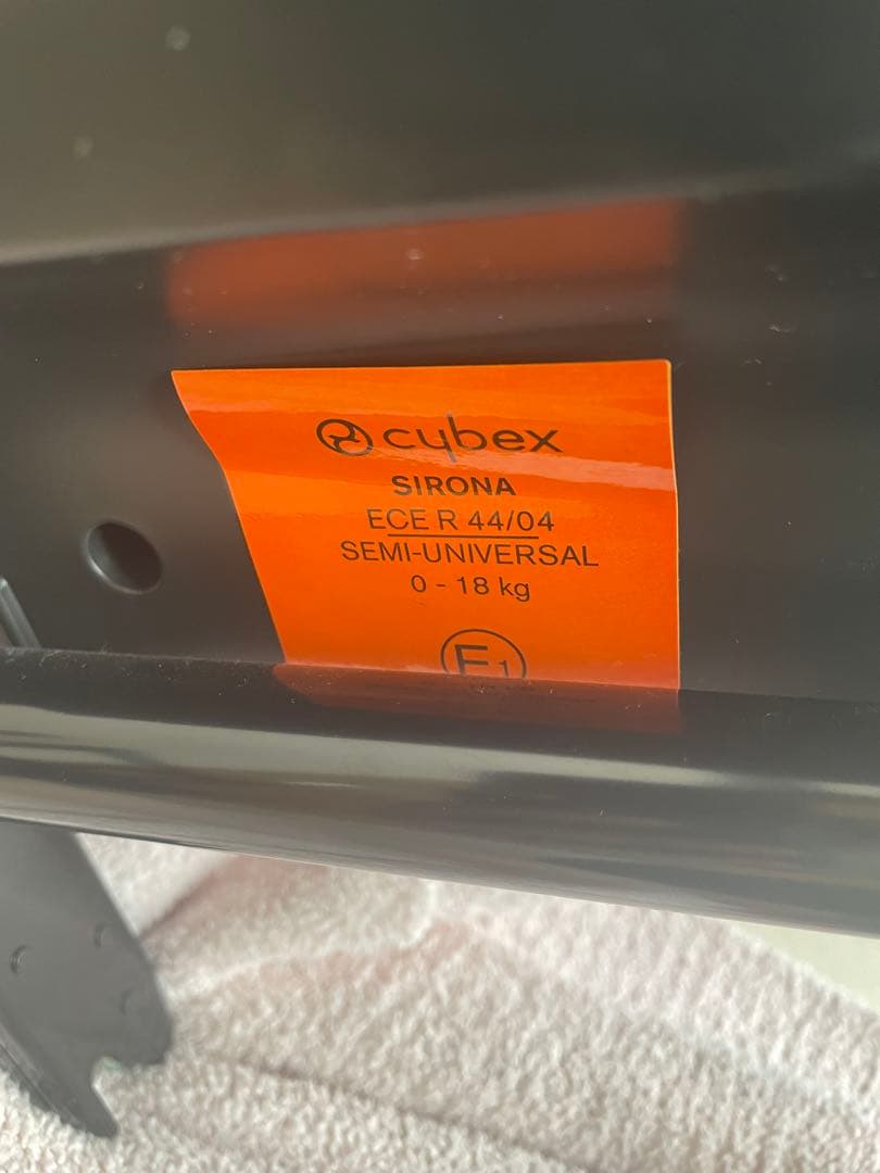 J*r様 cybex SIRONA シローナ　チャイルドシート ブラック