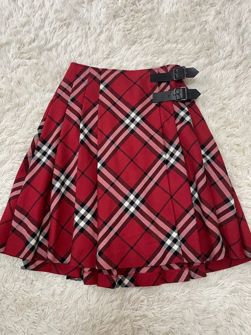 バーバリーブルーレーベル赤チェックベルト付き巻きスカート