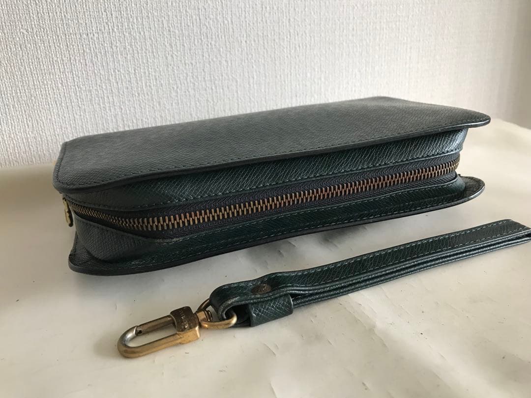 ルイヴィトン タイガ セカンドバッグ