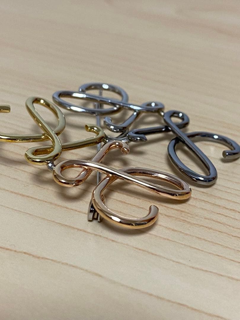 LOEWE ロエベ アナグラムブローチ マルチカラー