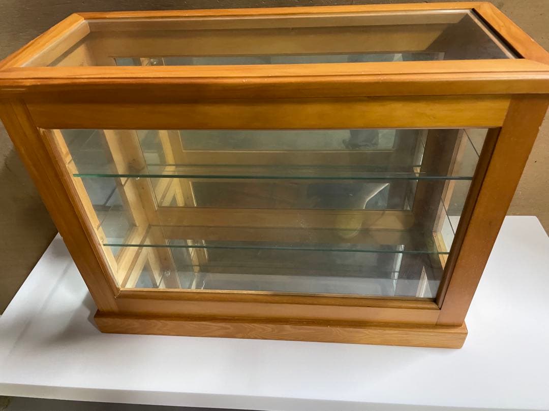 ★本日限定SALE★ 木製ガラスケース 中型 ガラス扉付き　3段フィギュアケース