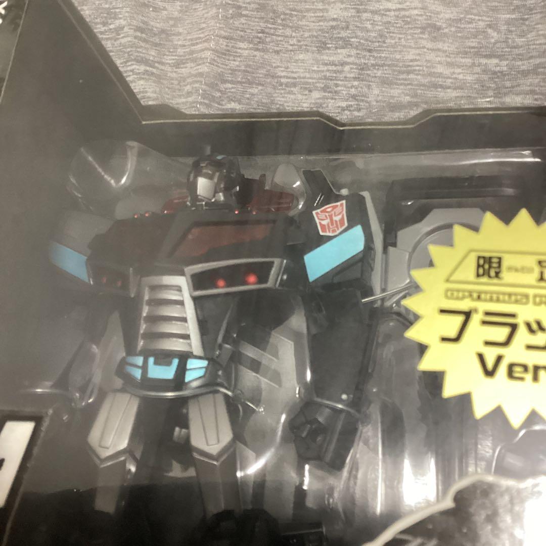 トランスフォーマー　アニメイテッド　オプティマスプライムブラックVER