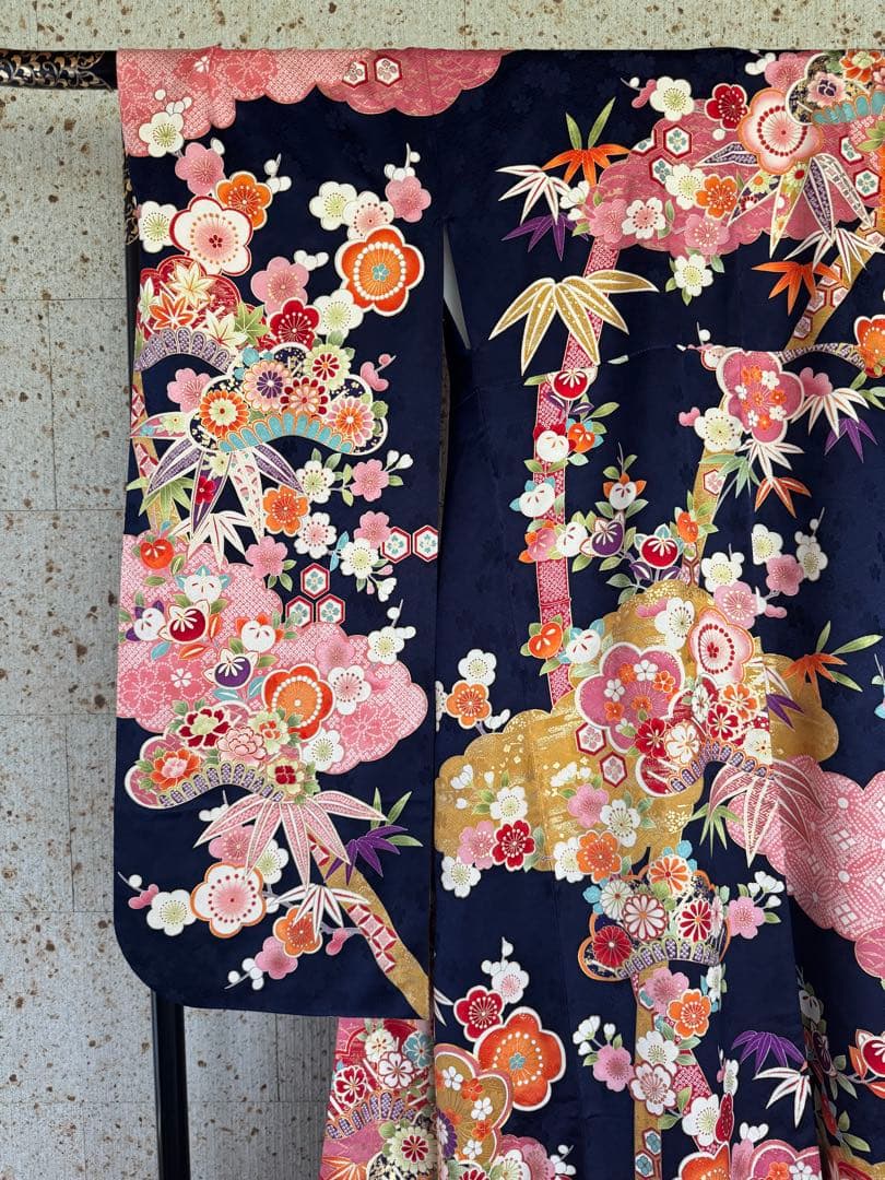 専用です　4点セットLサイズ松竹梅に牡丹菊模様刺繍振袖(684)