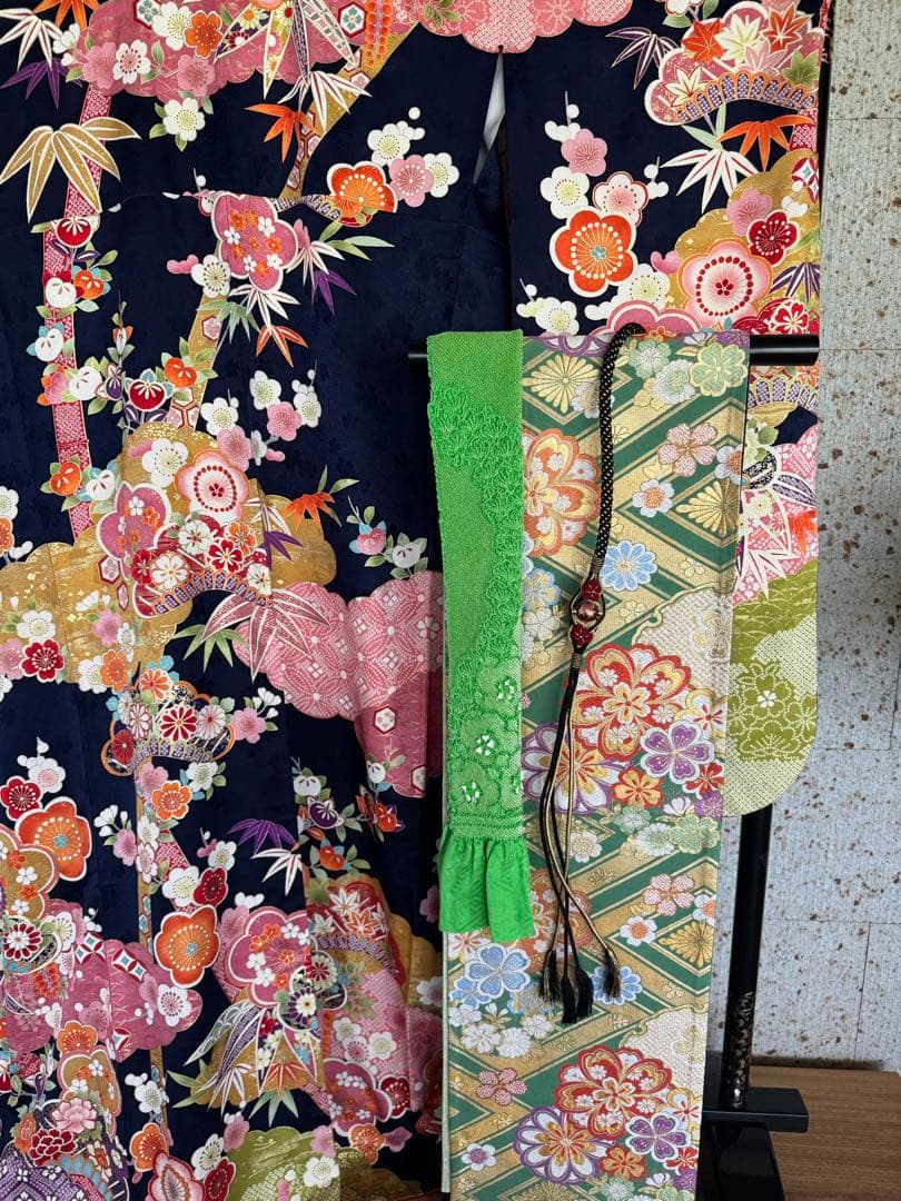 専用です　4点セットLサイズ松竹梅に牡丹菊模様刺繍振袖(684)