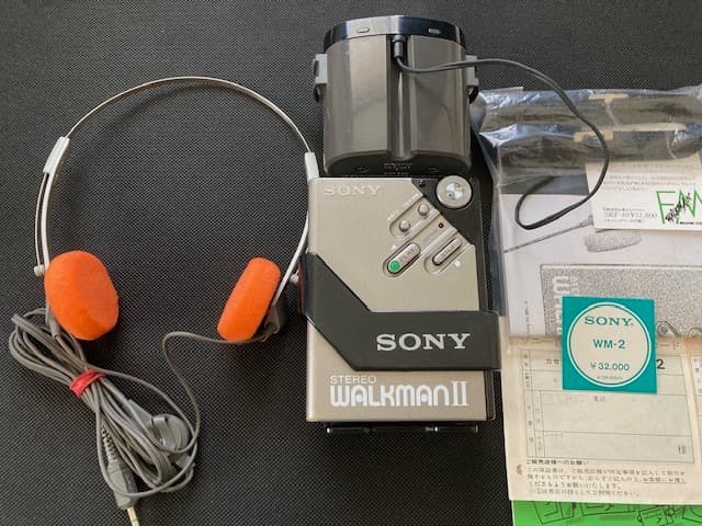 超美品箱入セット 高音質 整備済完全動作品 SONY WM-2 ヘッドホン付属品