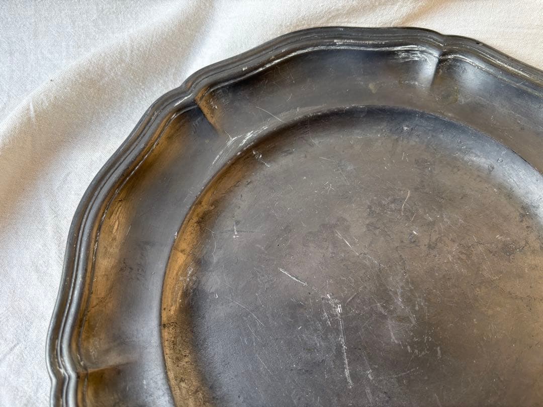 フランスアンティーク　エタン製　花リム皿　ピューター皿