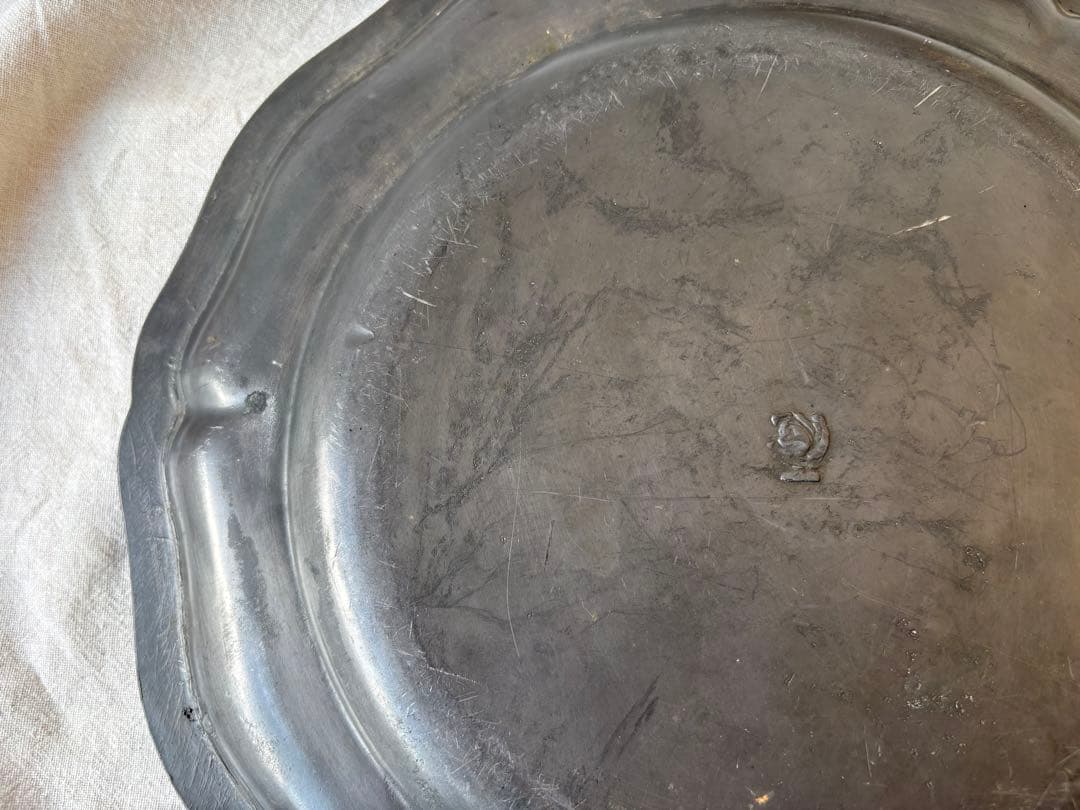フランスアンティーク　エタン製　花リム皿　ピューター皿