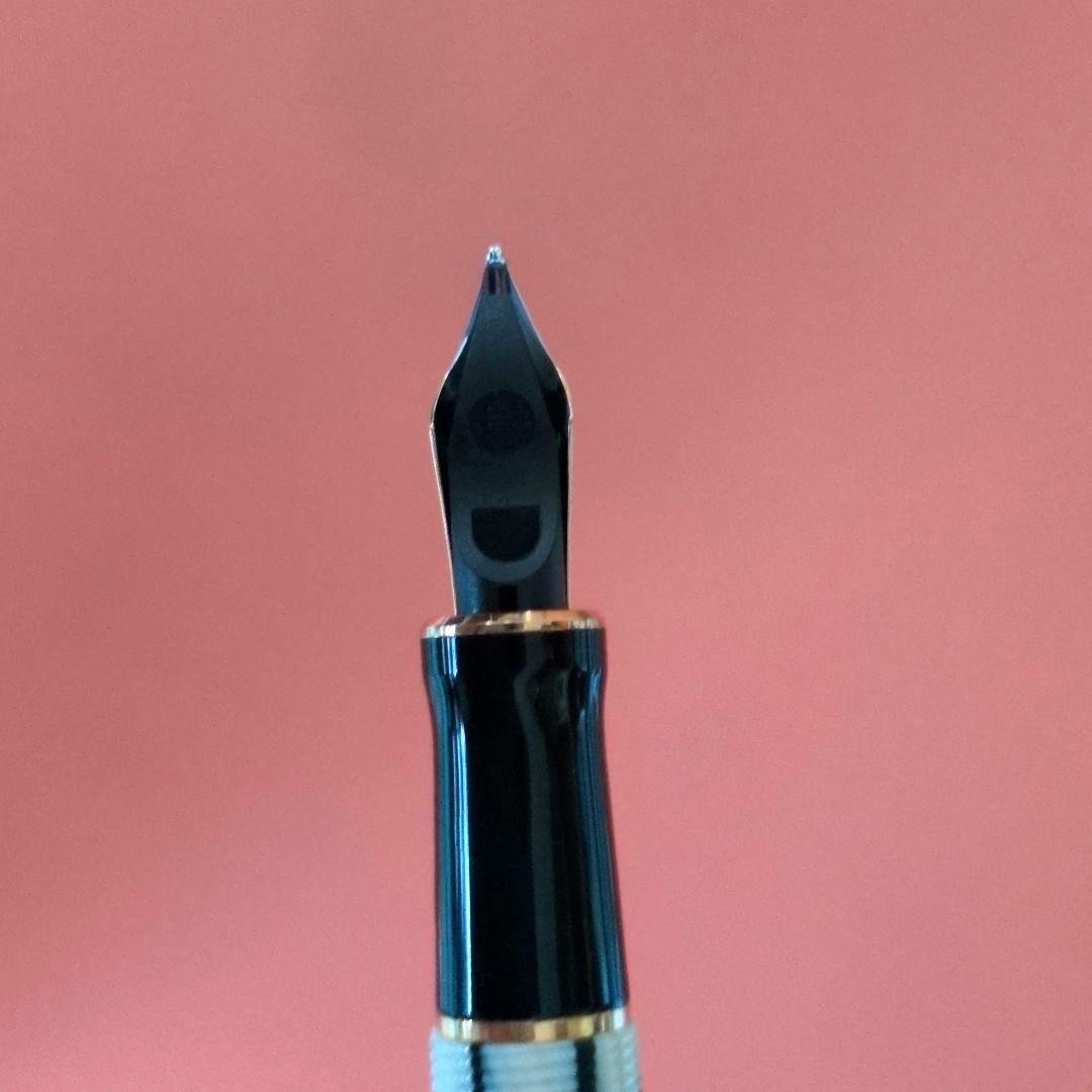 Parker デュオフォールド パール＆ブラックGT インターナショナル万年筆