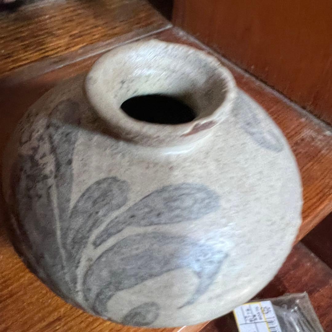 高麗 青磁 鉄砂 唐草模様 小さい花器 一輪挿し