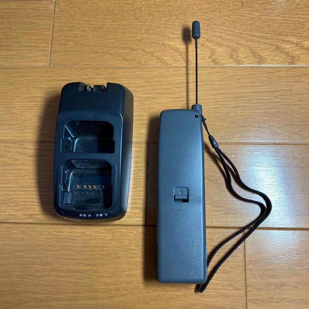 NTT DoCoMo ムーバP II 本体 + 充電器・バッテリー➕おまけ付き