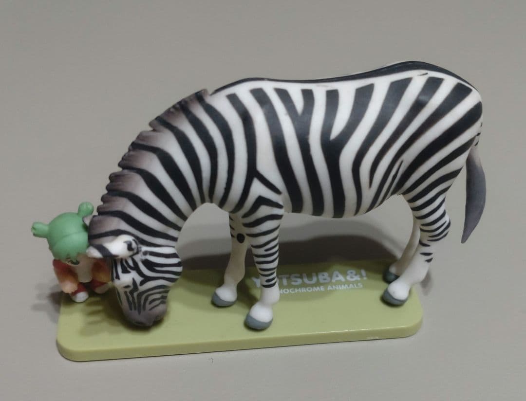 未開封あり。よつばと！しろとくろのどうぶつフィギュアセット 7体