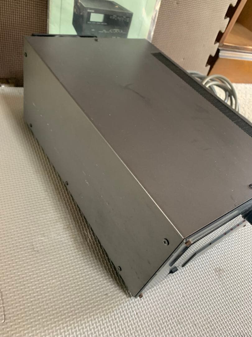 【動作未確認】東京ハイパワーのHL-1KFXソリッドステートHFリニアアンプ