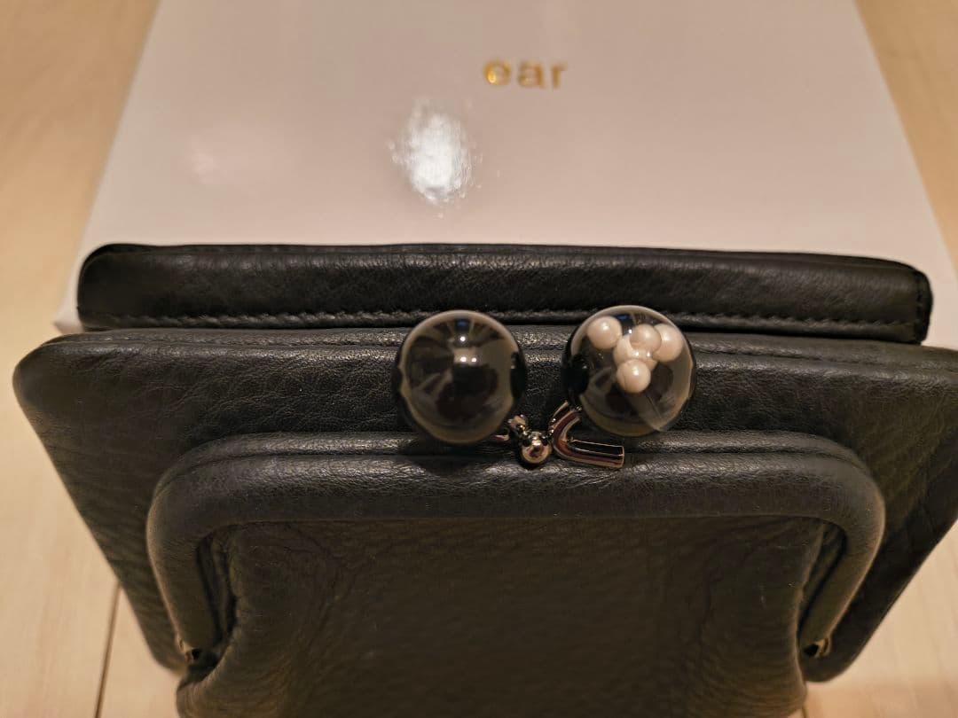 イアパピヨネ　牛革がま口2つ折り財布