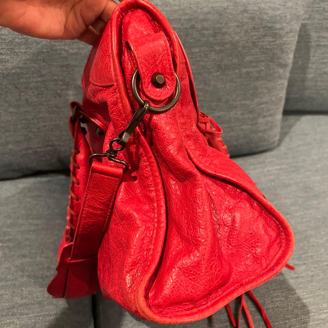バレンシアガ　レザーショルダーバッグ レッド フリンジ付き