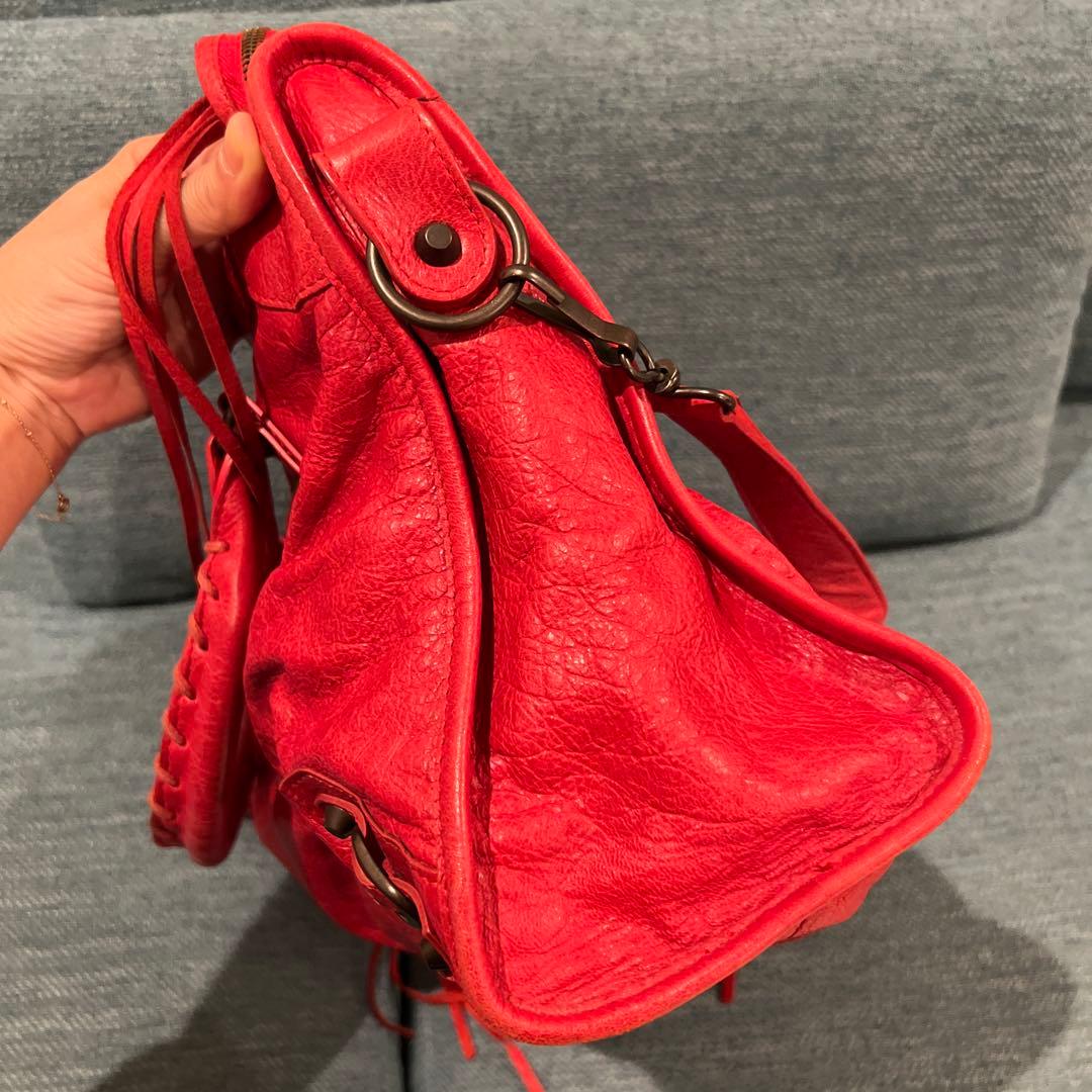 バレンシアガ　レザーショルダーバッグ レッド フリンジ付き