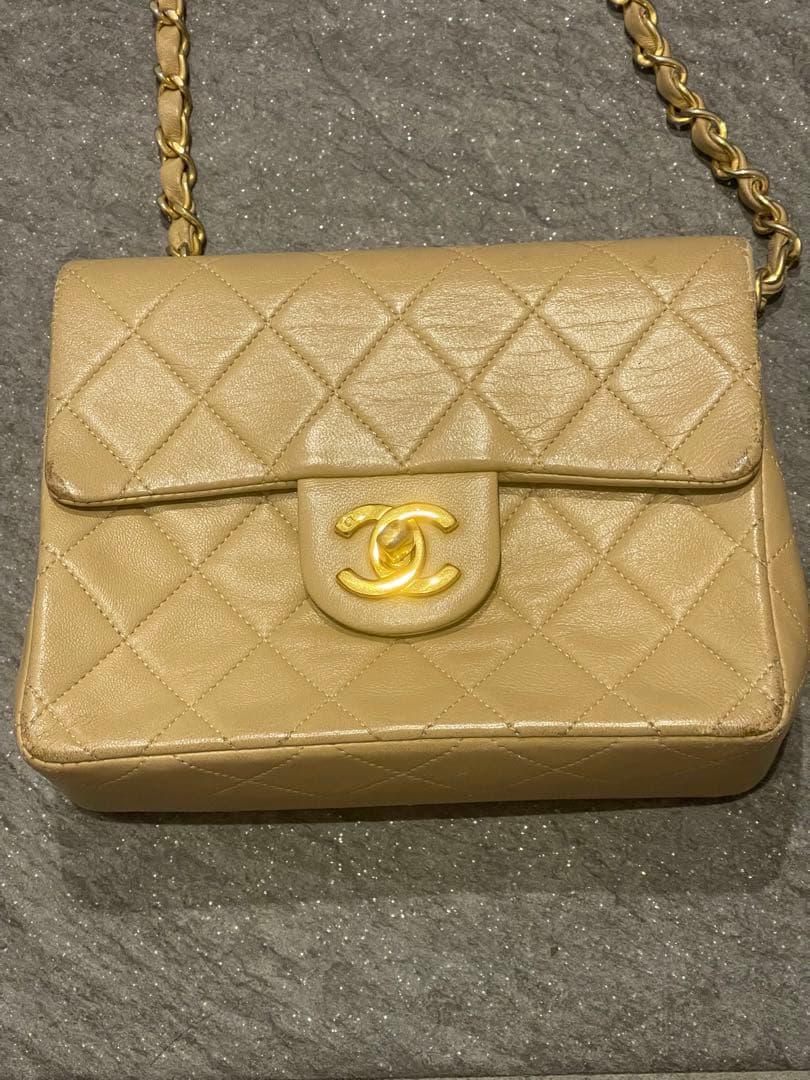 CHANEL ベージュ マトラッセキルティング バッグ