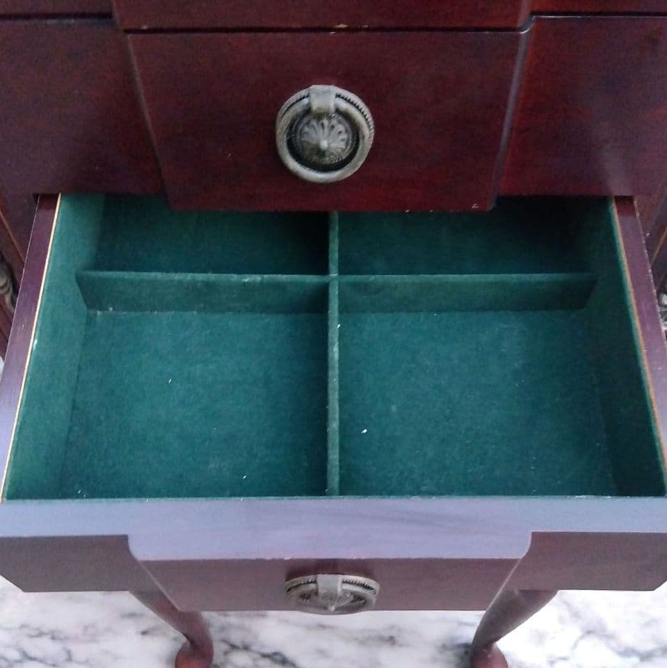 アンティーク家具　ジュエリーキャビネット