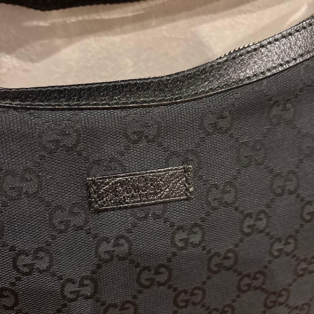 GUCCI ブラック GGパターン ショルダーバッグ
