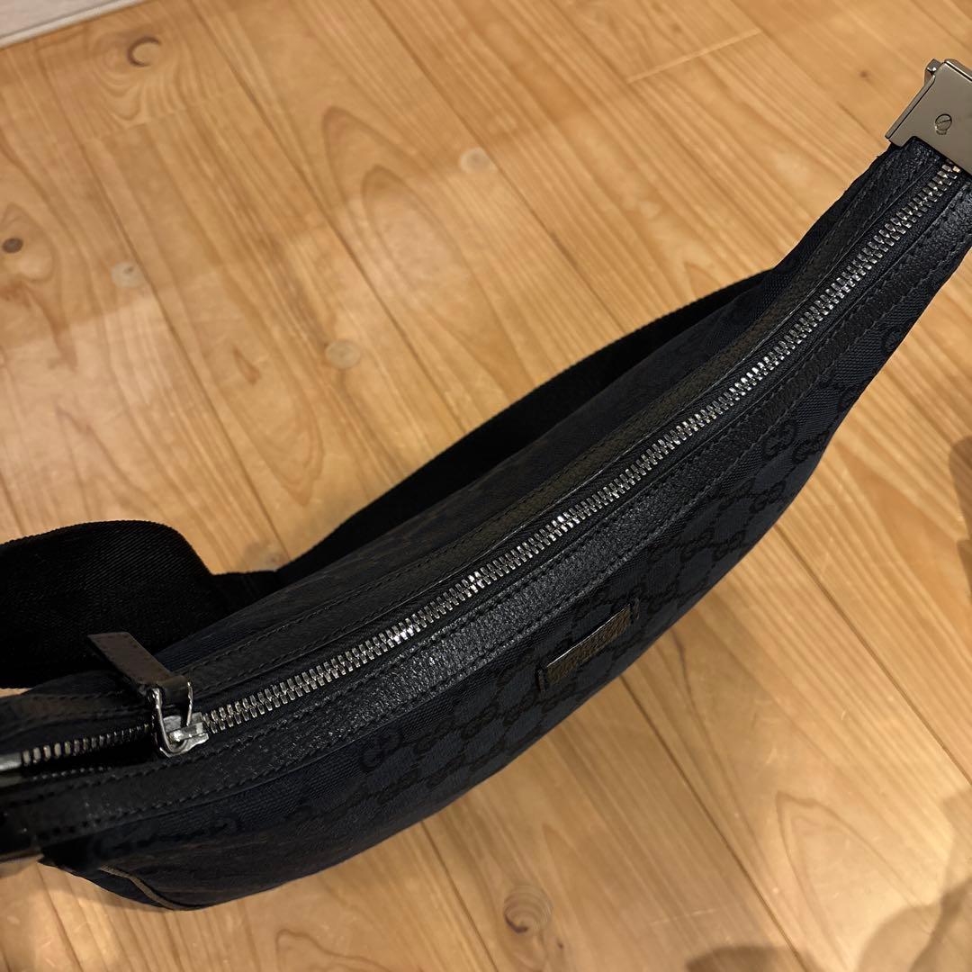 GUCCI ブラック GGパターン ショルダーバッグ