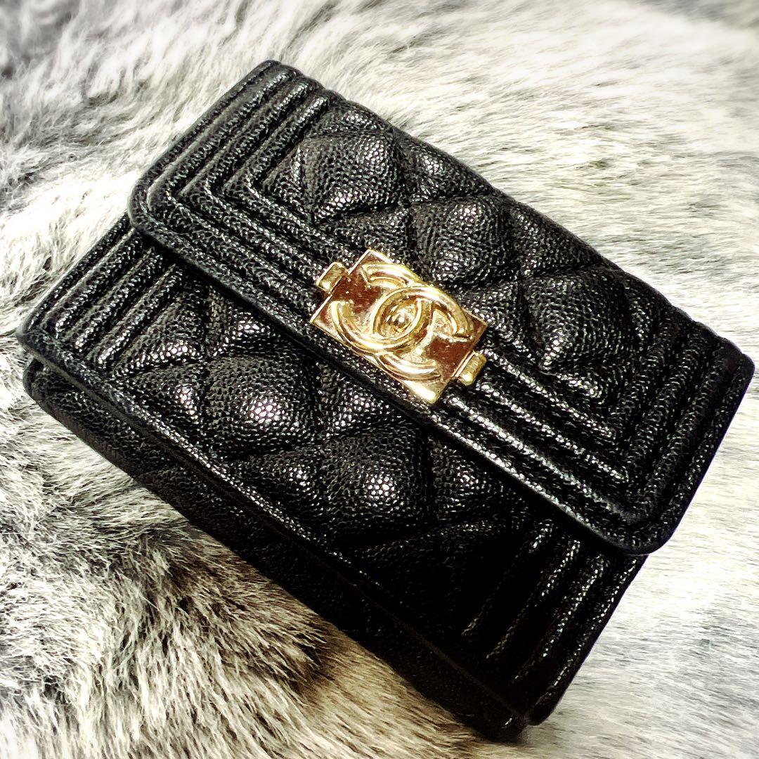 洋梨ちゃん✩美品⋆꙳CHANELキャビアスキン三つ折り財布