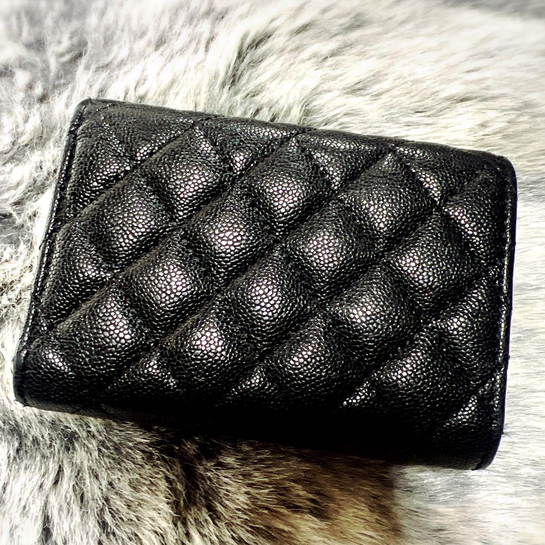 洋梨ちゃん✩美品⋆꙳CHANELキャビアスキン三つ折り財布