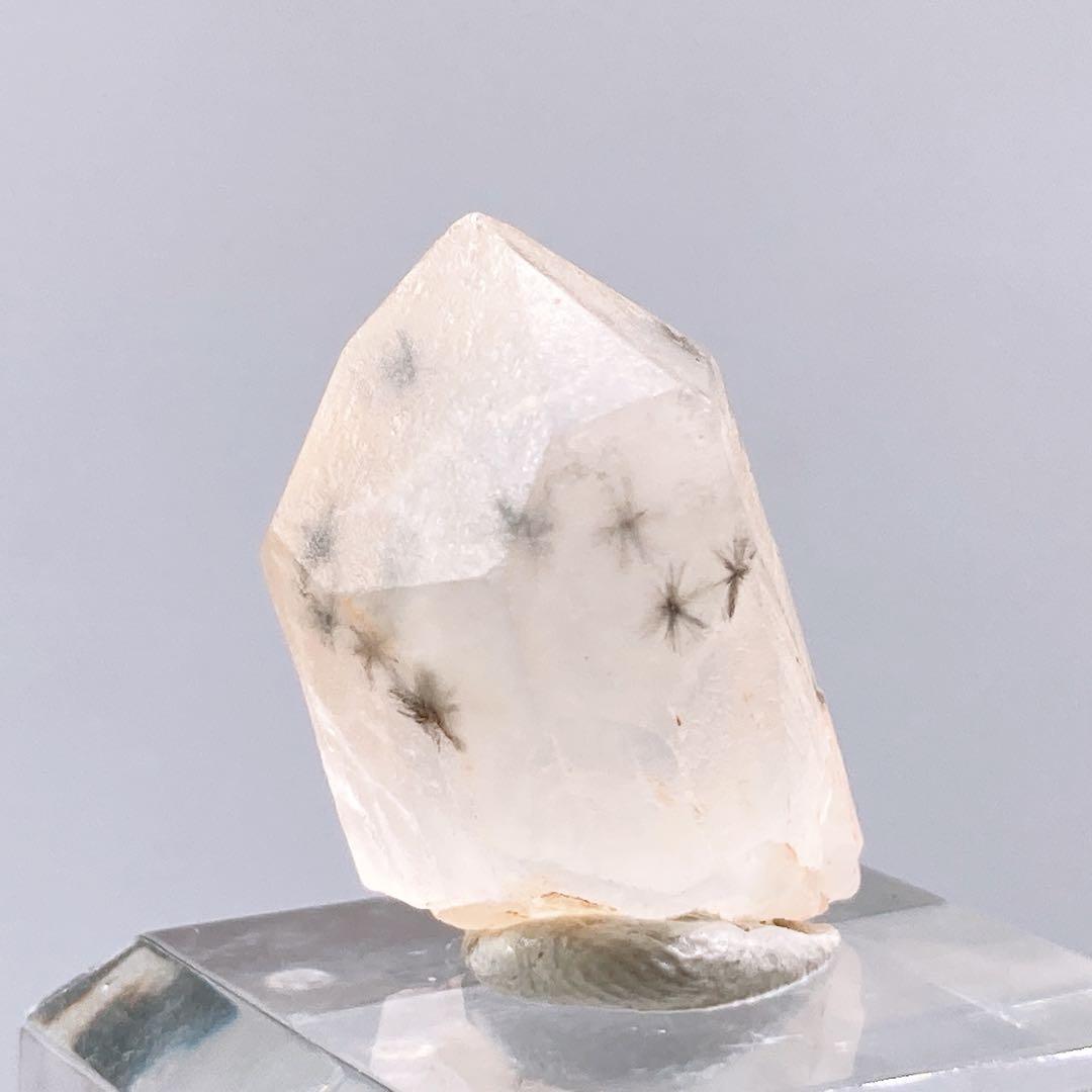 1*E様 ホーランダイトインクォーツ　星入り水晶　クォーツ　原石　鉱物標本　天然