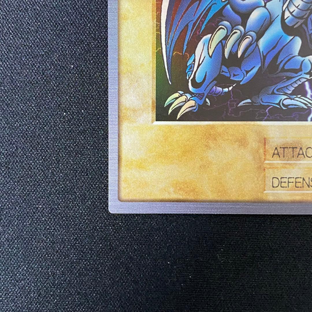 バンダイ版　遊戯王　青眼の白竜　英語表記版　1枚　美品