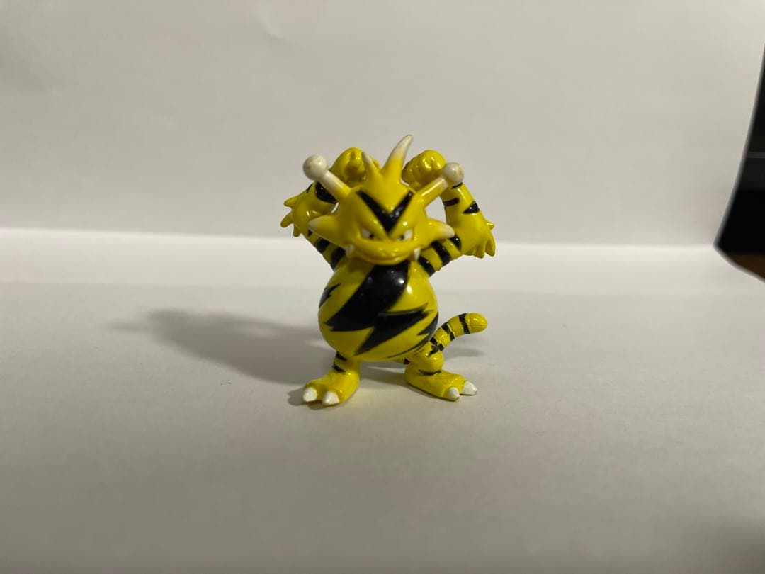 【超希少　レア物】モンコレ　エレキッド　エレブー　初期　フィギュア　ポケモン