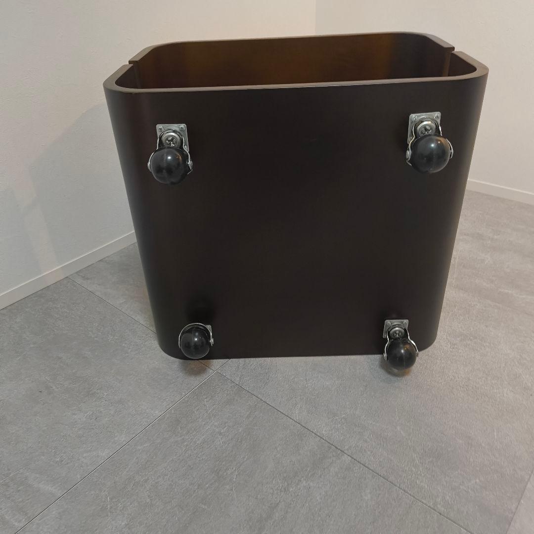 ミッドセンチュリー　ブラウン　木製サイドテーブル ボールキャスター付き　曲げ木