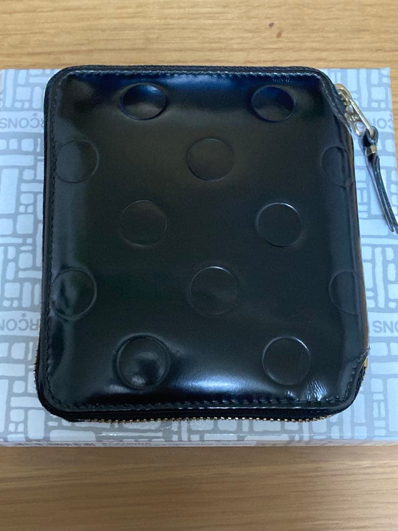 コムデギャルソン　ドット　二つ折りラウンドファスナー折ザイフ