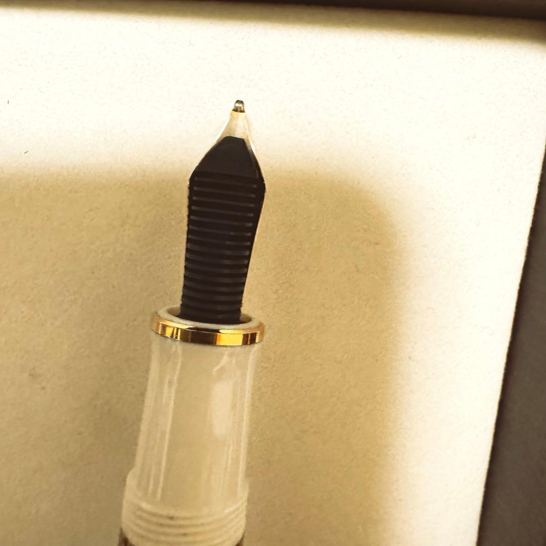 PelikanスーべレーンM400万年筆 ホワイト トータス　M中字