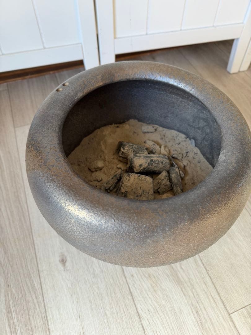 【美品】灰・火箸付き 信楽焼 10号砂釉金彩火鉢