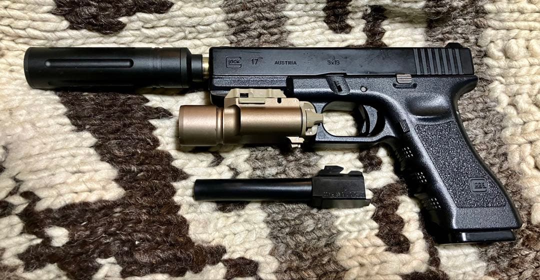 東京マルイ　ガスブローバックハンドガン　グロック17 gen3 カスタム　中古