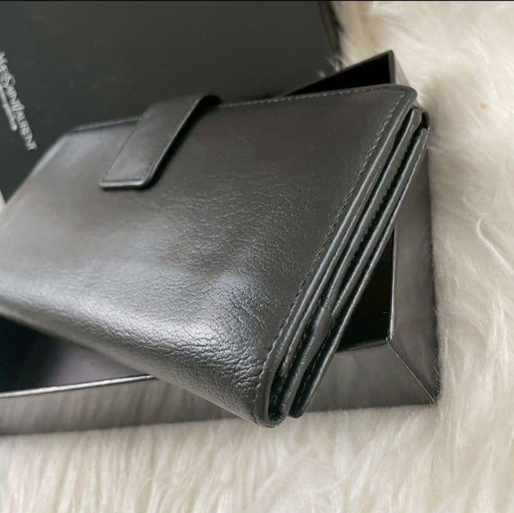 イブサンローラン YSL 二つ折り 財布 スタッズ ロゴ 黒 ブラック 正規品