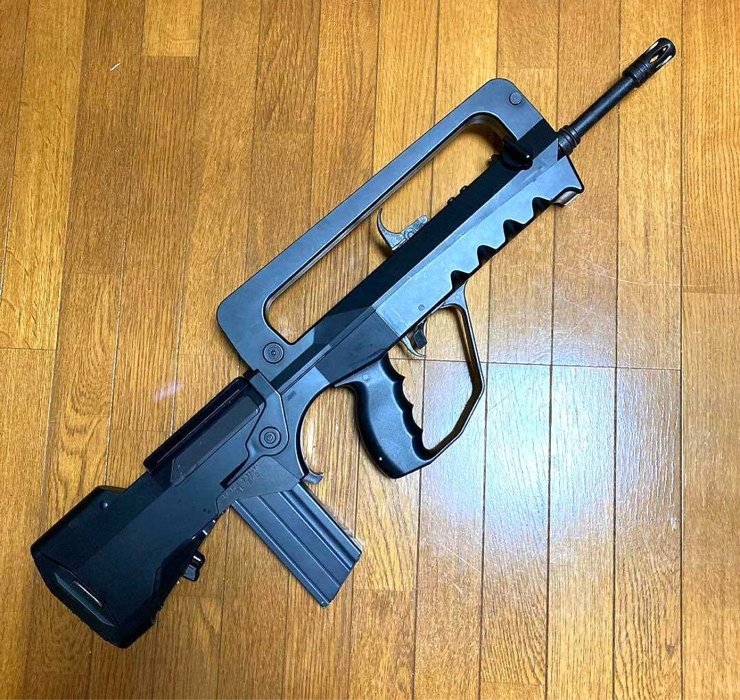 ファマスSV 東京マルイ　電動ガン