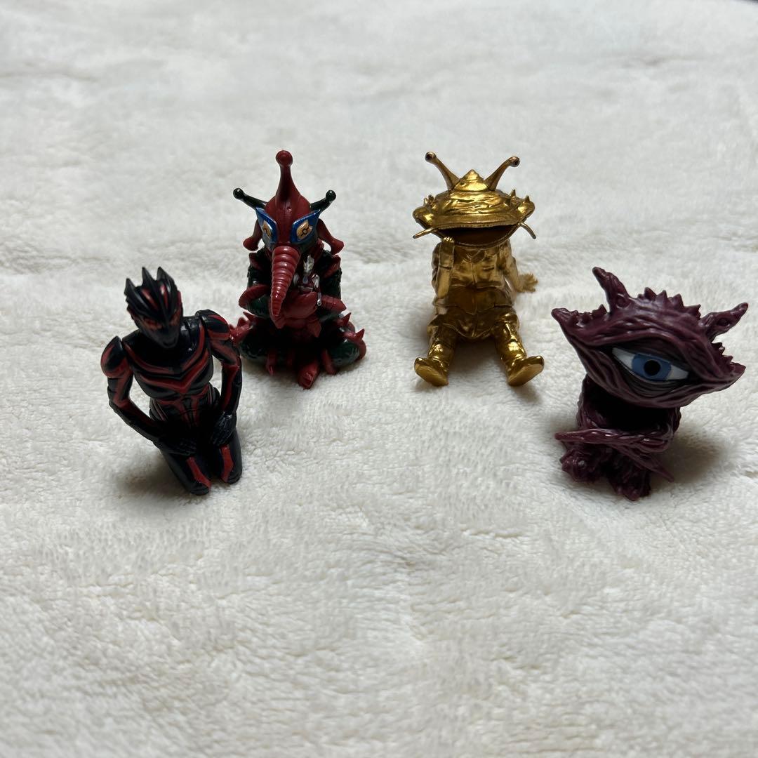 ガチャガチャ　ウルトラマン　怪獣まちぼうけ1〜5弾フルコンプリートセット