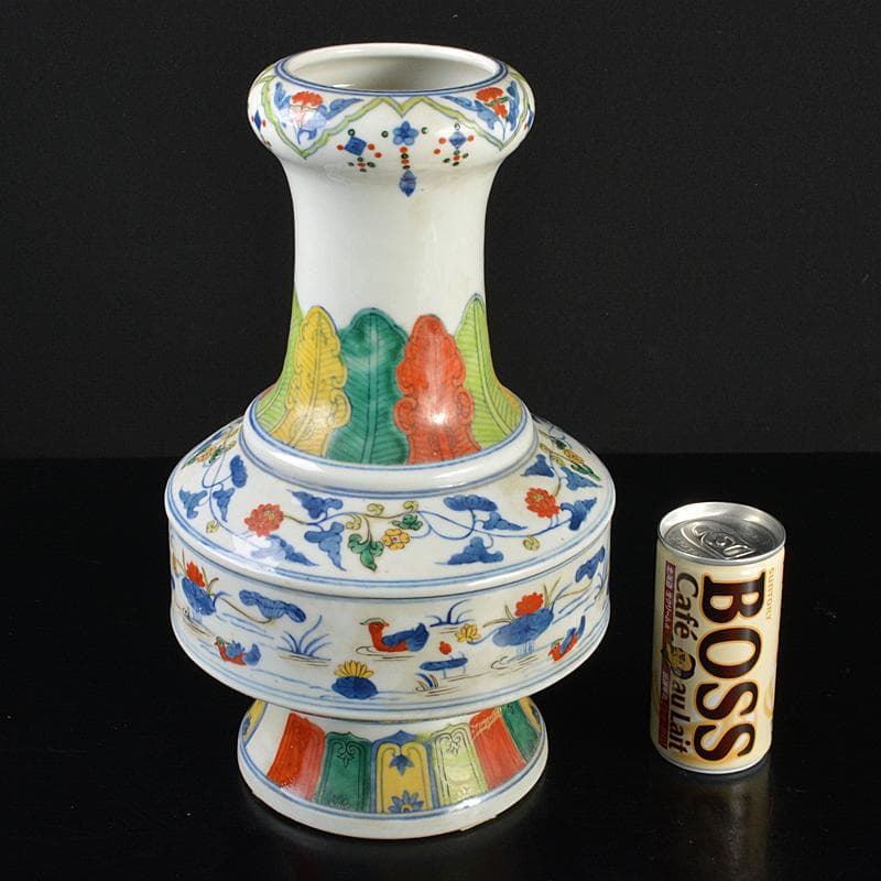 中国　大明成化年製　五彩　蓮池水鳥文瓶　V　R7087B