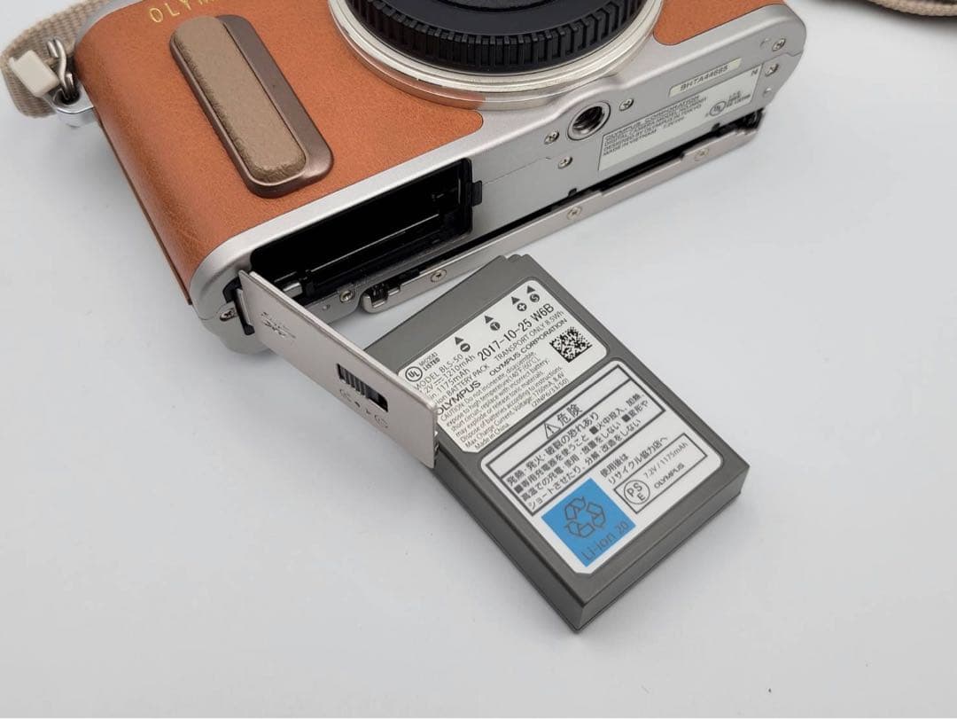 OLYMPUS PEN E-PL8 ミラーレス一眼 デジタルカメラ ブラウン