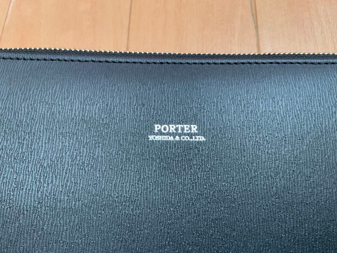 【美品】　ポーター フラックス クラッチバッグ レザー ロゴ 大容量 A4可 黒