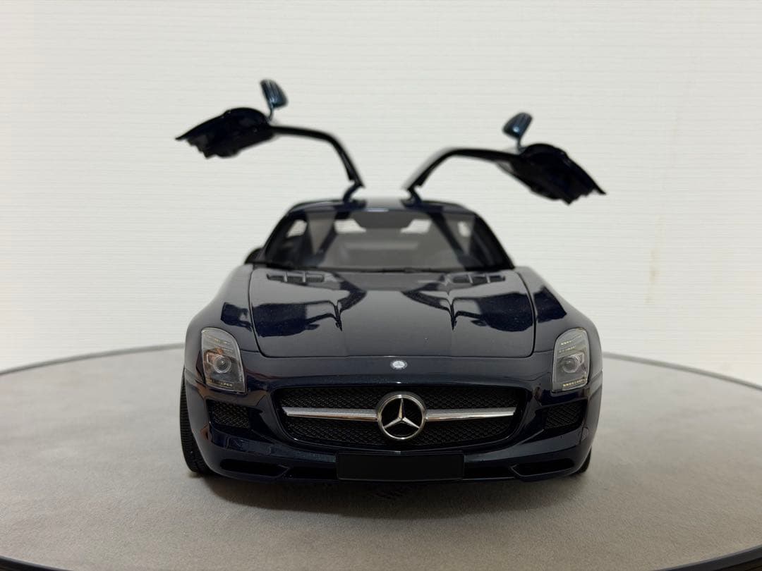 ミニカー Minichamps 1/18 Mercedes Benz SLS AMG