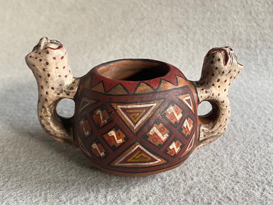 【ヴィンテージ】ペルー・インカ／豹・陶器製の容器・食器