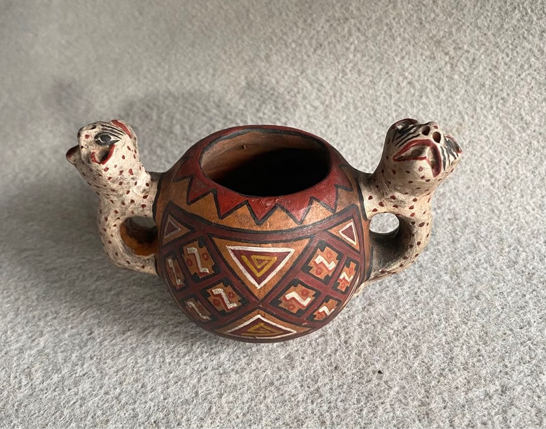 【ヴィンテージ】ペルー・インカ／豹・陶器製の容器・食器