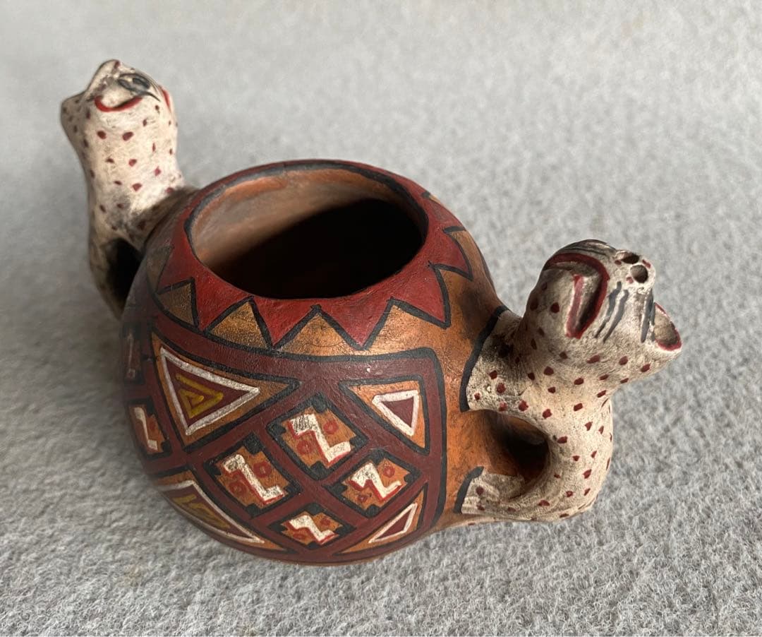 【ヴィンテージ】ペルー・インカ／豹・陶器製の容器・食器