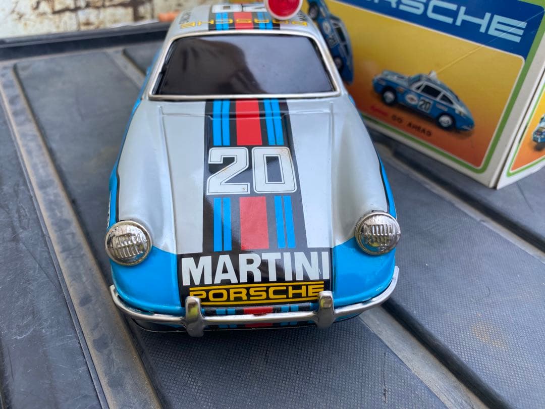 1/16スケール ポルシェ911マティーニレーシング仕様 ブリキ模型