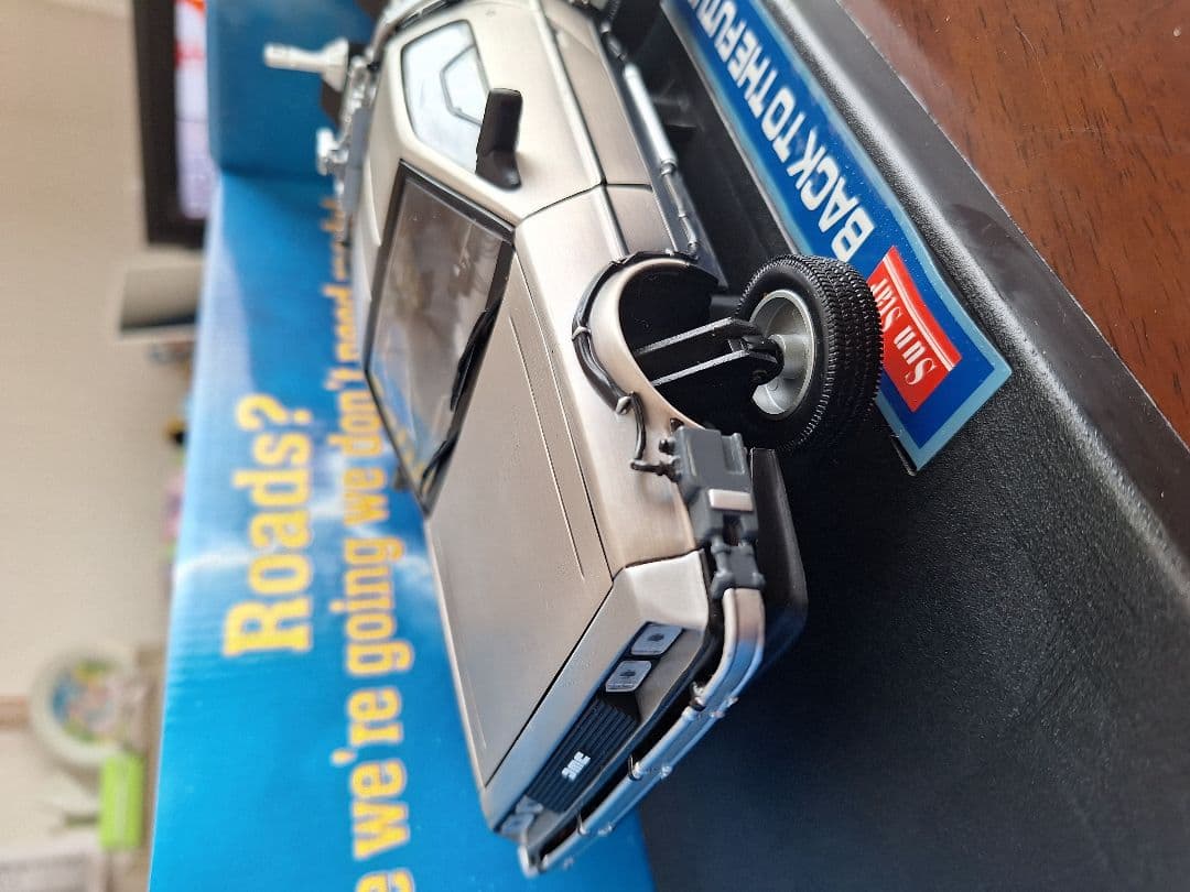 バック・トゥ・ザ・フューチャー Part2 デロリアン 1/24