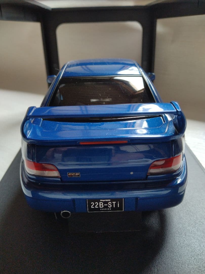 オートアート　1/18　スバル インプレッサ 22B STi バージョン