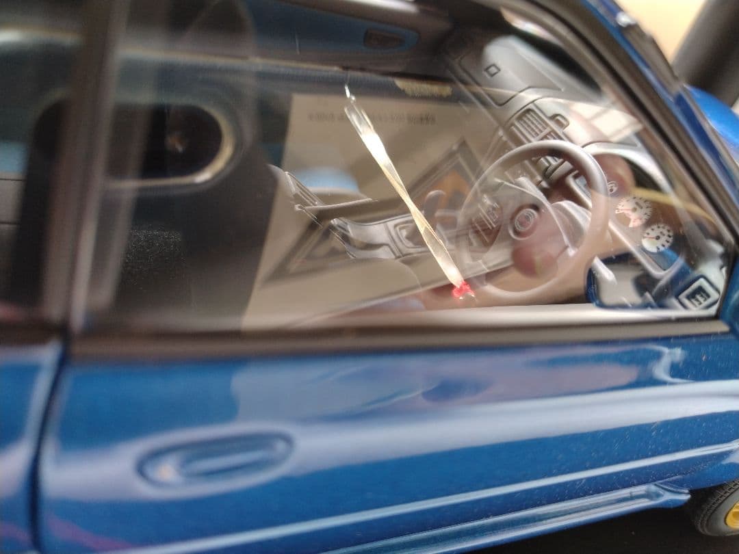 オートアート　1/18　スバル インプレッサ 22B STi バージョン